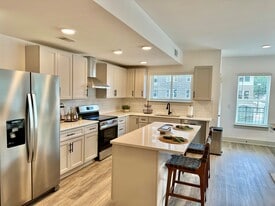 Aria Idlewild in Matthews, NC - Building Photo