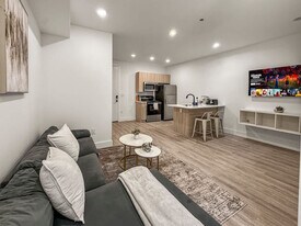 2400 E Huntingdon St in Philadelphia, PA - Building Photo