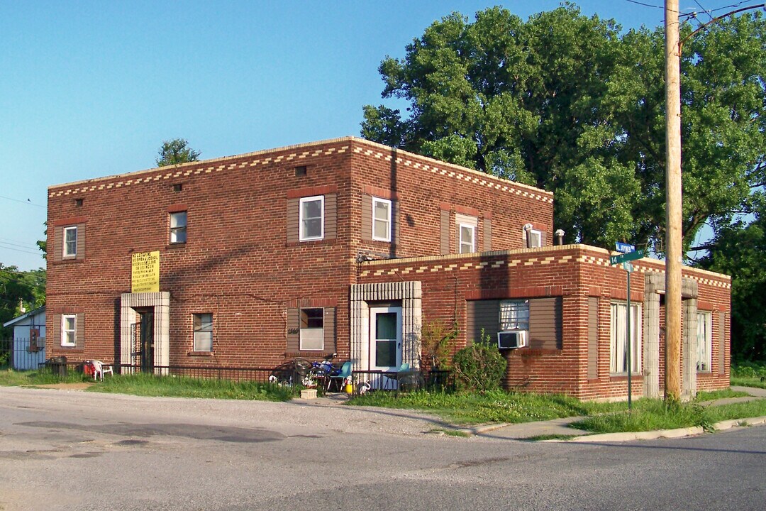 1340 Piggot Avenue in East St. Louis, IL - Building Photo