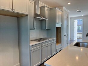 6605 Beacon Dr in Sandy Springs, GA - Building Photo - Building Photo