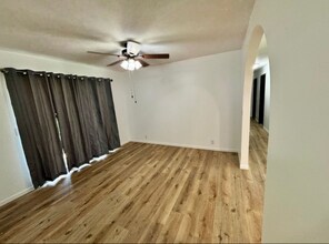 14112 Pine St in Omaha, NE - Foto de edificio - Building Photo