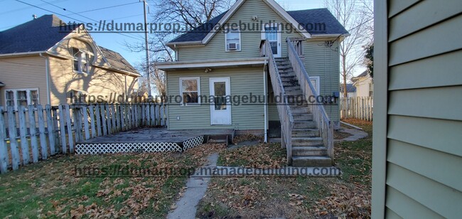 906 Riehl St in Waterloo, IA - Building Photo - Building Photo