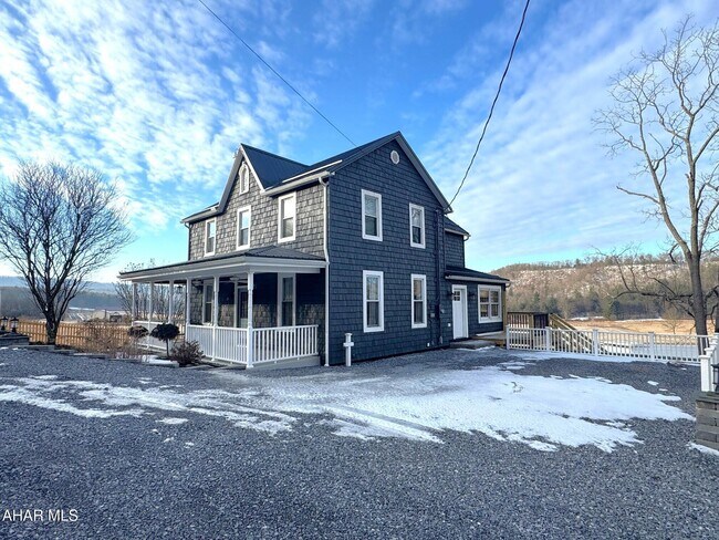 2447 Imlertown Rd in Bedford, PA - Building Photo - Building Photo