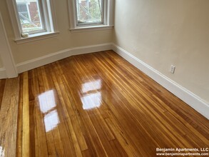 8 Barrows St, Unit 3 in Boston, MA - Foto de edificio - Building Photo
