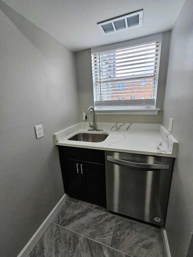 property at 412 N Armistead St