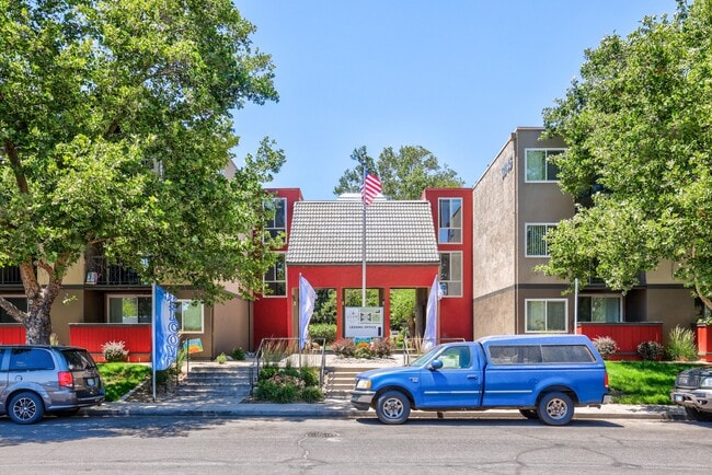 Glen at Hidden Valley in Reno, NV - Building Photo - Building Photo