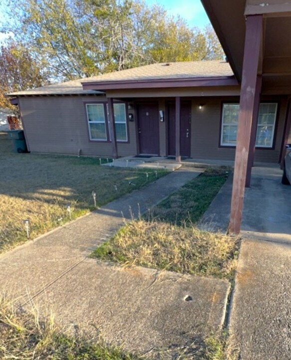 1710 Cole St in Killeen, TX - Building Photo