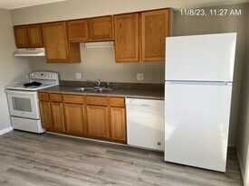 80 Mesa Rd in Springfield, IL - Building Photo