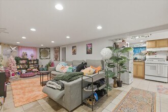 3727 N Bosworth Ave in Chicago, IL - Building Photo - Building Photo