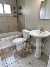 397 Cameron Ave in Pontiac, MI - Building Photo - Building Photo