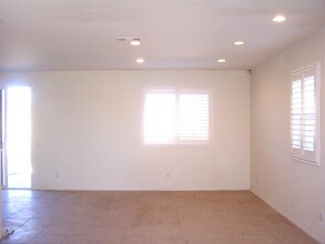 37815 Banyan Pl in Palmdale, CA - Building Photo - Building Photo