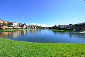 8617 Via Rapallo Dr-Unit -103 in Estero, FL - Foto de edificio - Building Photo