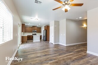 6753 Crystal Run Ln in Las Vegas, NV - Building Photo - Building Photo