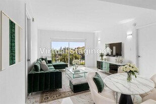 4164 Inverrary Dr in Lauderhill, FL - Building Photo