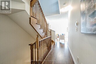 1120 Thompson Dr in Oshawa, ON - Building Photo - Building Photo