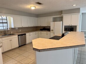 22 Sue Ln in Highlands, TX - Building Photo - Building Photo