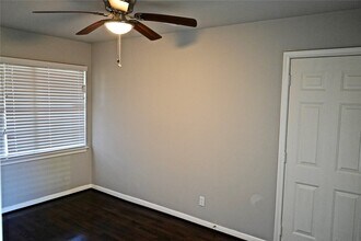 2822 Almeda Plaza Dr in Houston, TX - Foto de edificio - Building Photo