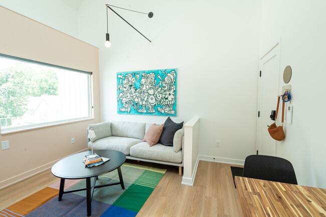 901 E Edenton St in Raleigh, NC - Building Photo - Interior Photo
