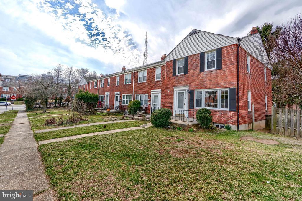 910 Radcliffe Rd in Towson, MD - Building Photo