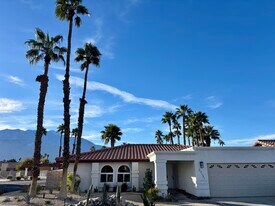 27131 Shadowcrest Ln in Cathedral City, CA - Building Photo