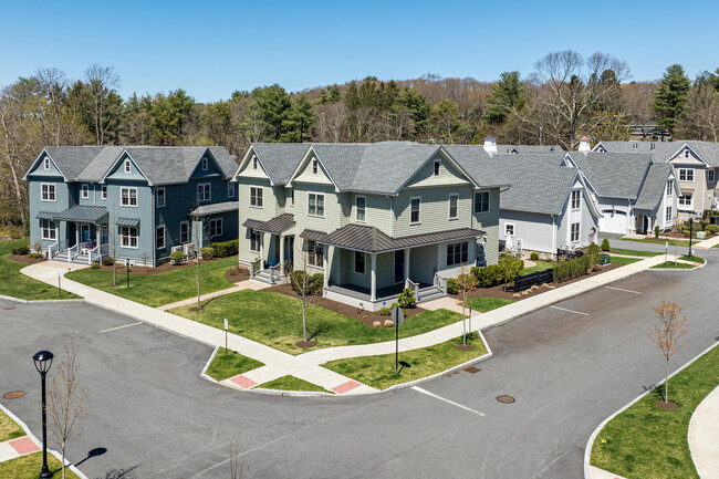 Fieldstone Way in Wellesley, MA - Building Photo - Building Photo