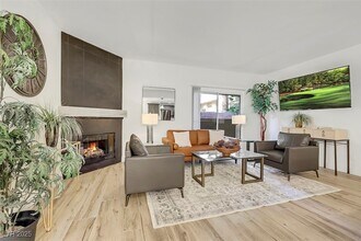 2050 W Warm Springs Rd in Henderson, NV - Building Photo - Building Photo