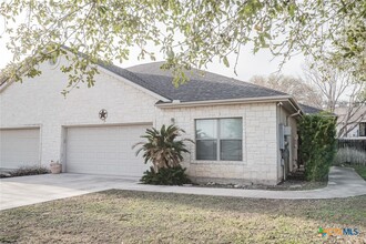 526 Blue Heron Ln in McQueeney, TX - Foto de edificio - Building Photo