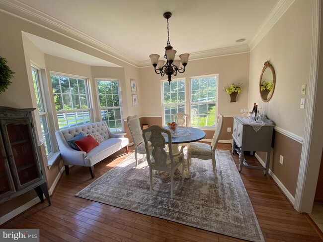 property at 6 Hollow Creek Cir