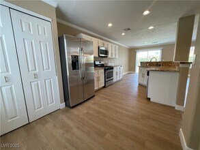 7382 Elbridge Way in Las Vegas, NV - Building Photo - Building Photo