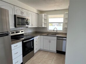 449 Skylark Ln NW in Port Charlotte, FL - Building Photo - Building Photo