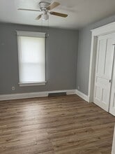 728 18th Ave in Moline, IL - Building Photo - Building Photo