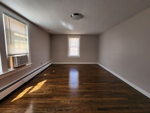 122 S Lippincott Ave in Maple Shade, NJ - Building Photo - Building Photo