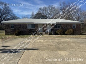 1017 Peach St in Jacksonville, AR - Building Photo