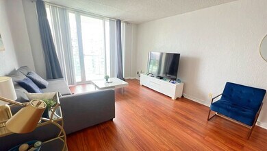 19370 Collins Ave in Sunny Isles Beach, FL - Building Photo - Building Photo