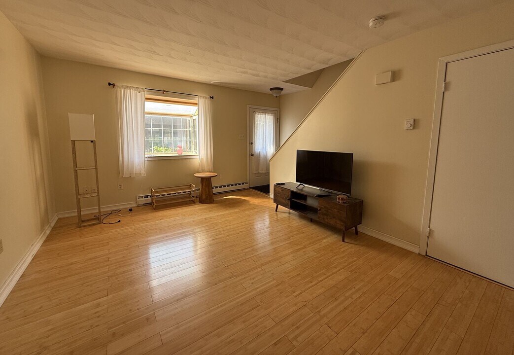 2069 Mary Ellen Ln in State College, PA - Building Photo
