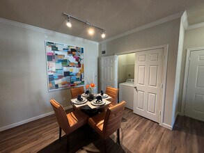 1811 Medical Pkwy in San Marcos, TX - Foto de edificio - Building Photo