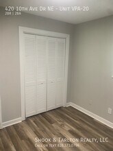 420 10th Ave Dr NE in Hickory, NC - Foto de edificio - Building Photo