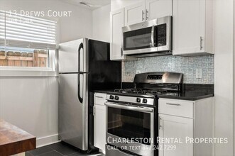 13 Drews Ct in Charleston, SC - Building Photo - Building Photo