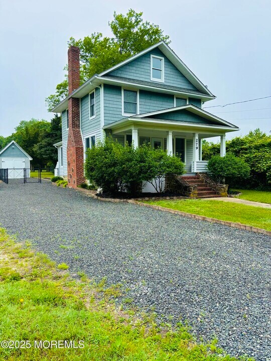 279 S Main St in Barnegat Township, NJ - Building Photo