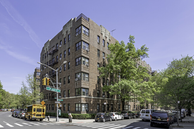 12 Dongan Place
