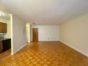 1111 River Rd in Edgewater, NJ - Building Photo - Building Photo