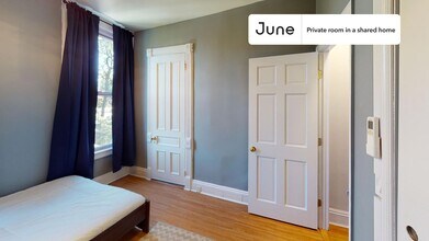 Private bedroom in 5 bed/2 bath Home in New York, NY - Building Photo - Building Photo