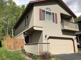 19653 Highland Ridge Dr in Anchorage, AK - Building Photo