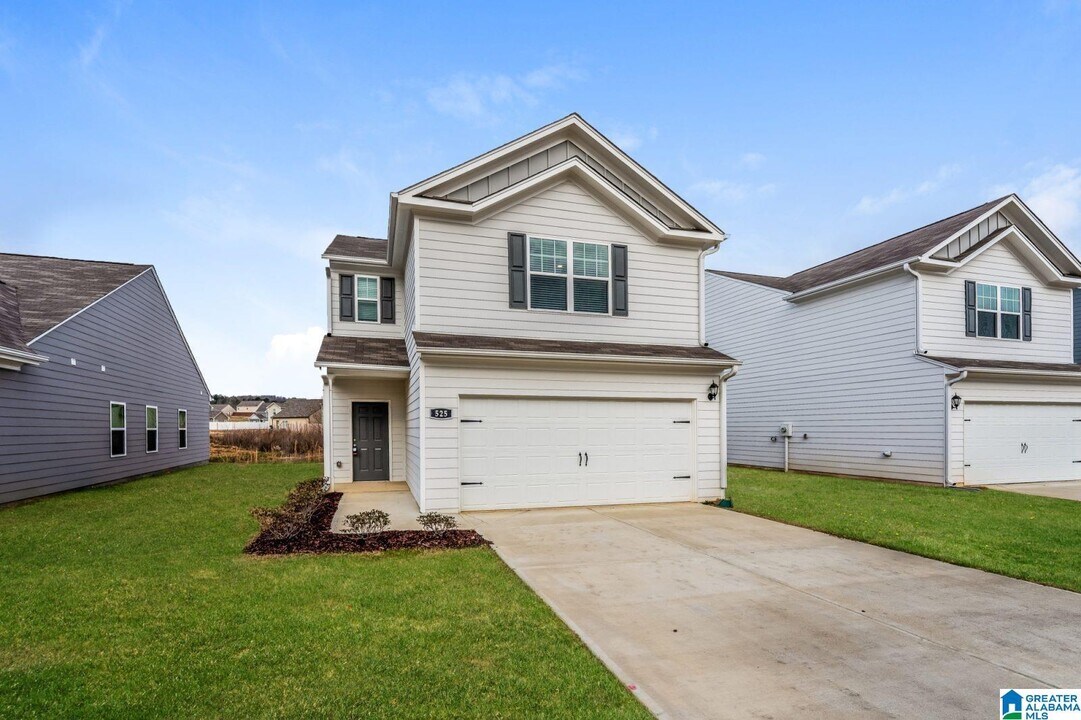 525 Clover Cir in Springville, AL - Building Photo