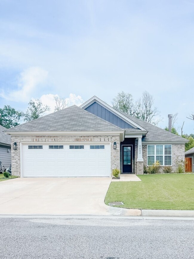 property at 9852 Bluestone Cir