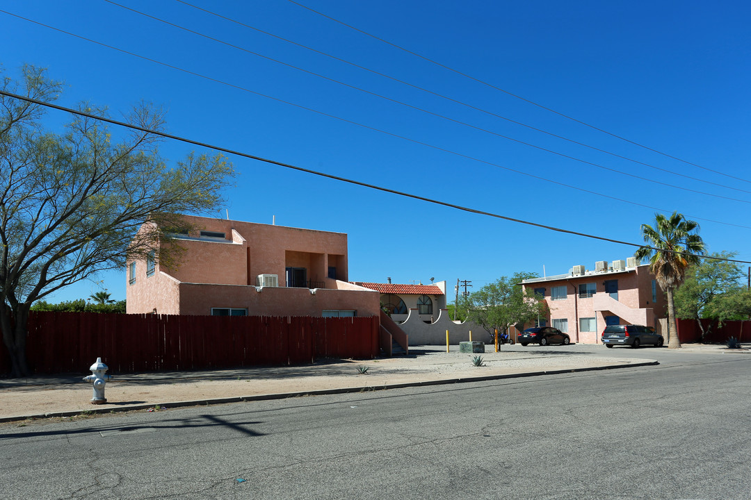 150-162 E 21st St in Tucson, AZ - Foto de edificio