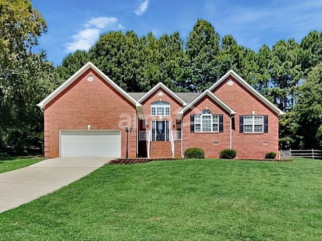 122 Tanager Ln