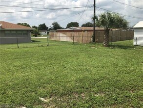 111 Highland Ave in Lehigh Acres, FL - Building Photo - Building Photo