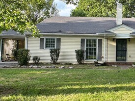 1135 E Clark Blvd in Murfreesboro, TN - Building Photo