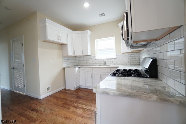 17 Triton Terrace in Newark, NJ - Building Photo - Building Photo